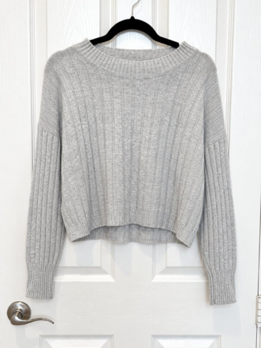 American Eagle Women’s M Gray Ribbed Cropped Sweater Soft Girl Cozy Minimalist